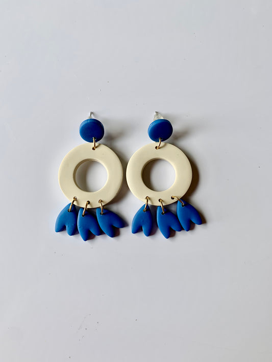 Atrapasueños azul oscuro y hueso