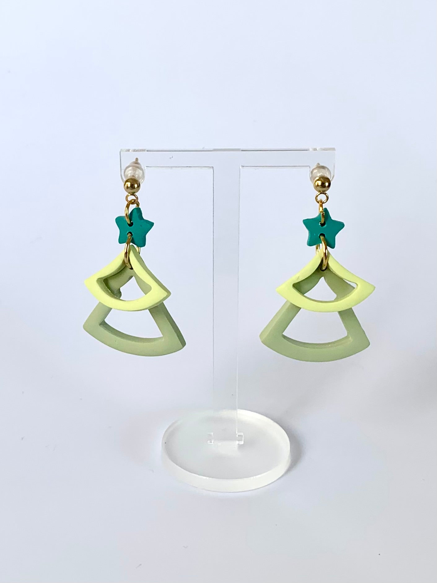 Abeto verde claro y verde pistacho