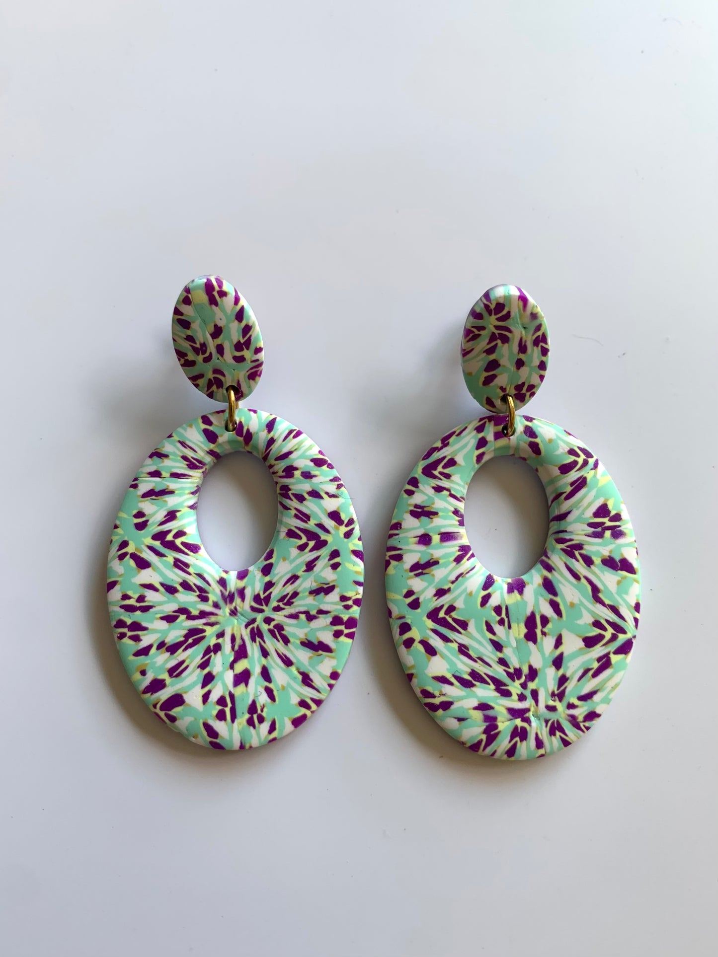 Abril menta y morado