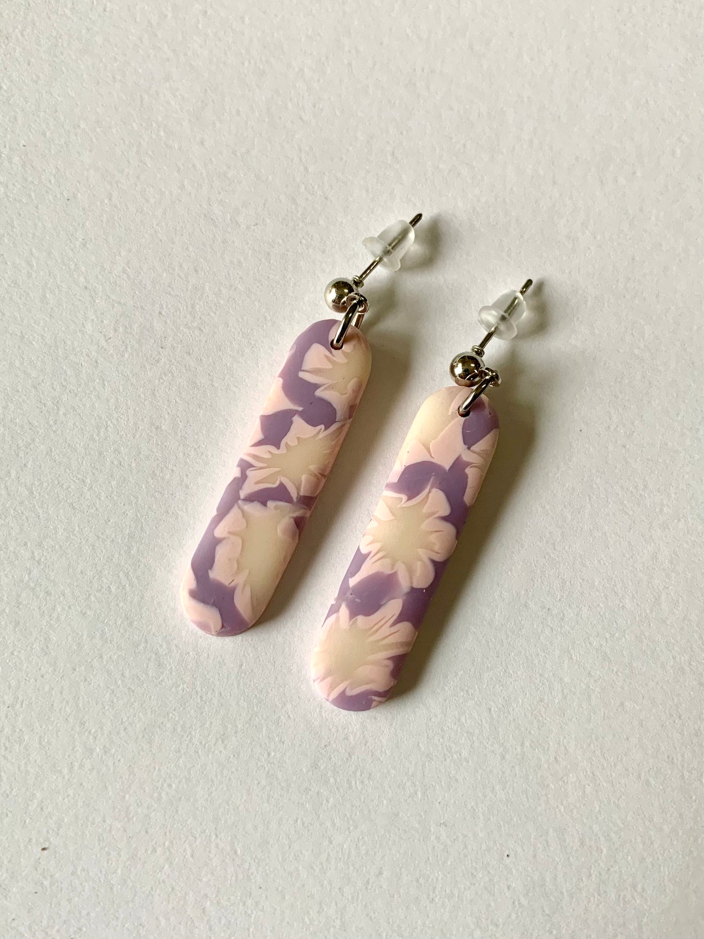 Aurora morado flores rosas