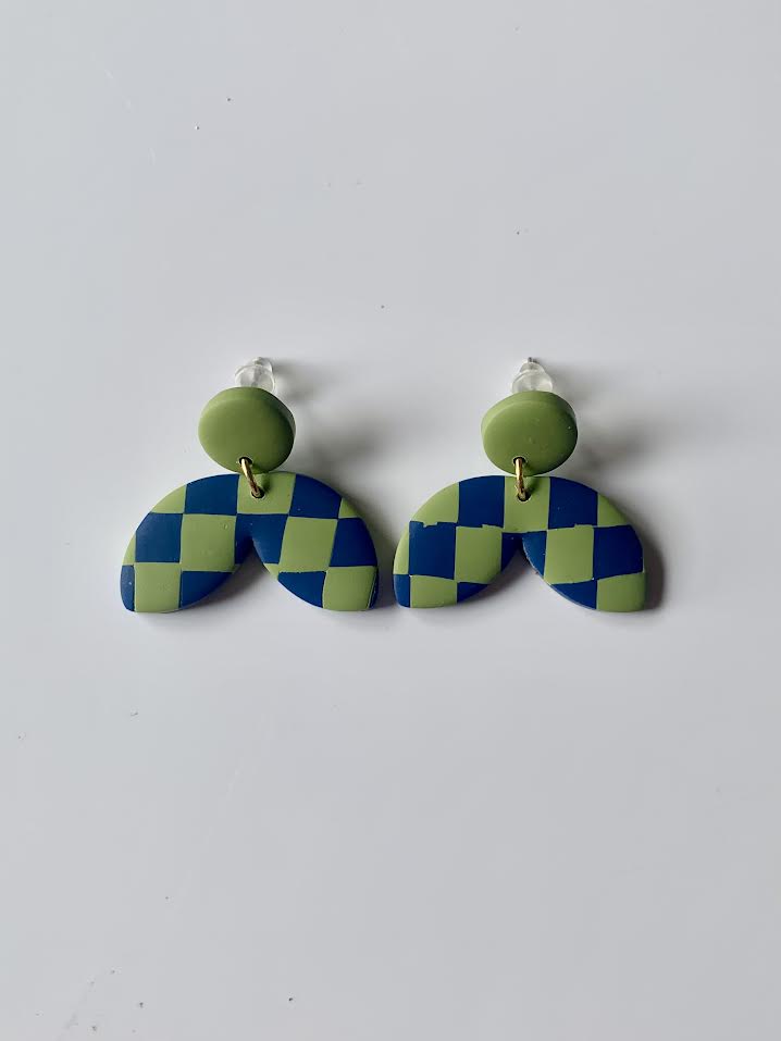 Ariel cuadros verdes y azul oscuro