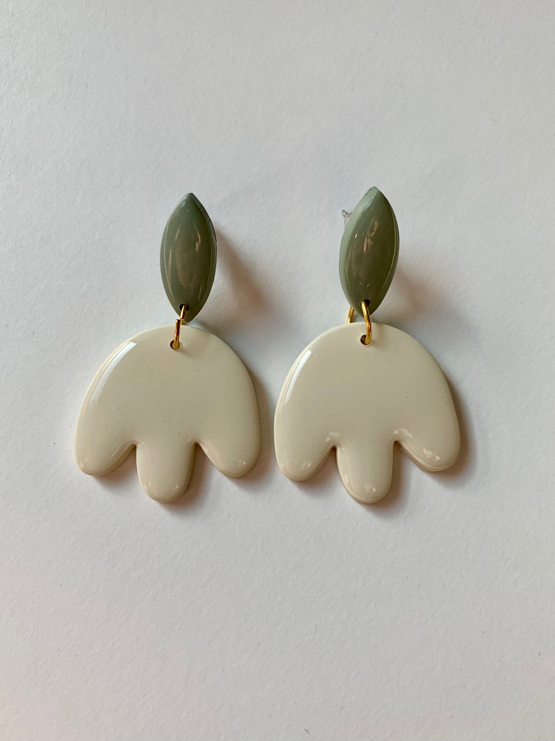 Pendientes flora hueso de arcilla polimérica hechos a mano - Carine