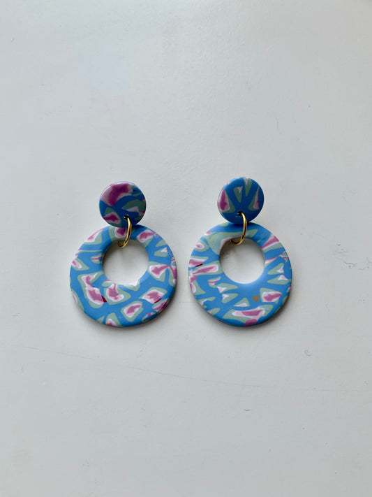 Pendientes lolita celeste flores rosas de arcilla polimérica hechos a mano - Carine