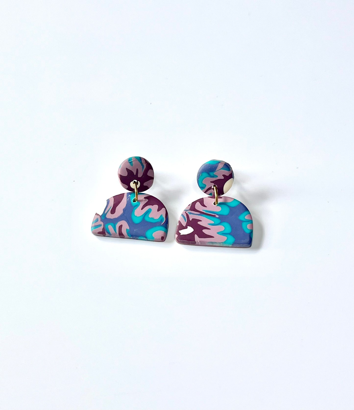 Pendientes meninas flores azul y malva de arcilla polimérica hechos a mano - Carine, vista 2