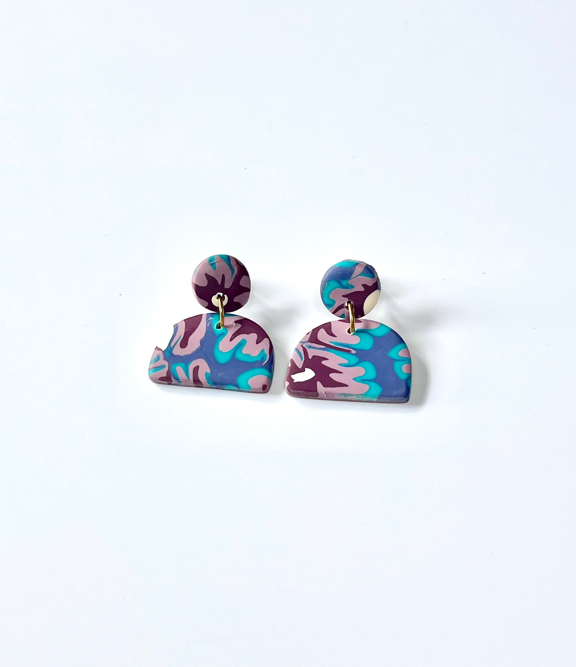 Pendientes meninas flores azul y malva de arcilla polimérica hechos a mano - Carine, vista 2