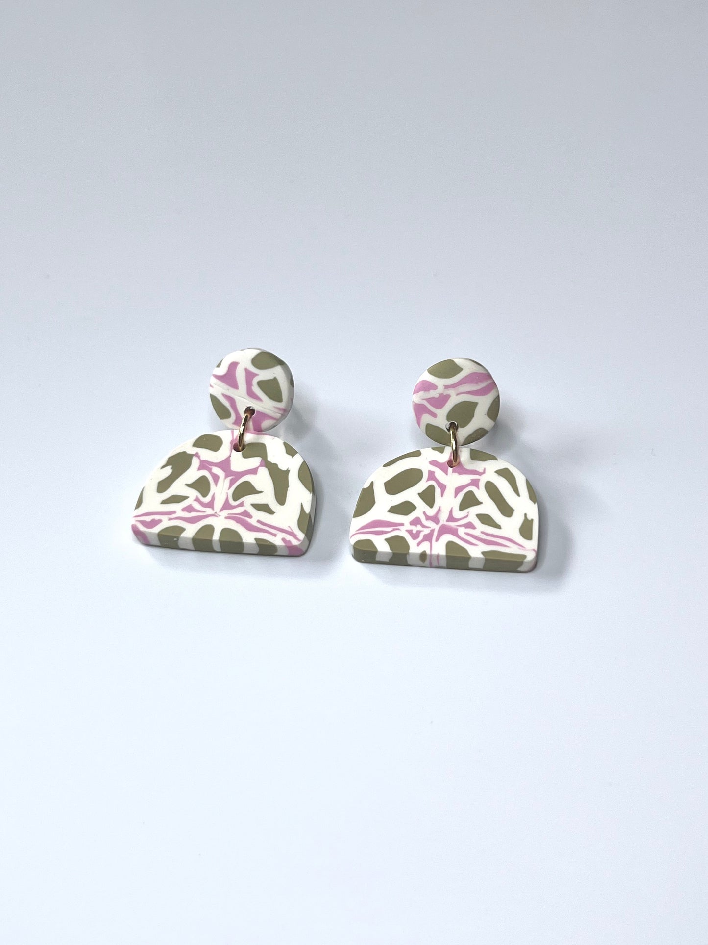 Pendientes meninas mosaico rosa y verde de arcilla polimérica hechos a mano - Carine