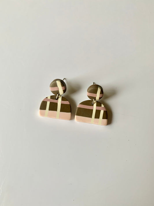 Pendientes meninas cuadros grandes marrones de arcilla polimérica hechos a mano - Carine