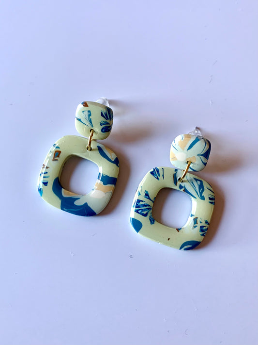 Mini Greta verde flores azules