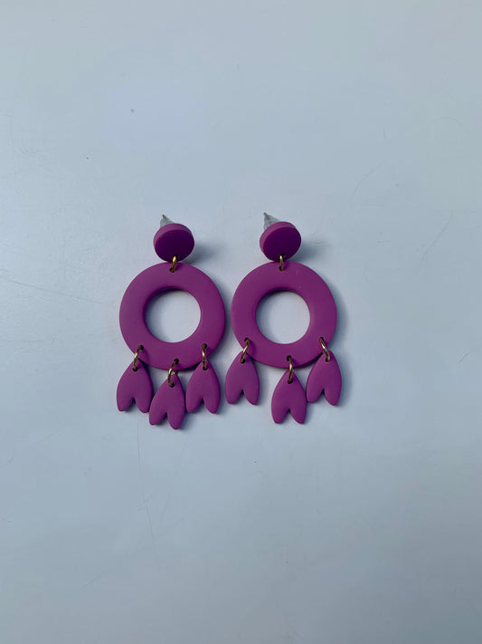 Pendientes atrapasueños malva de arcilla polimérica hechos a mano - Carine