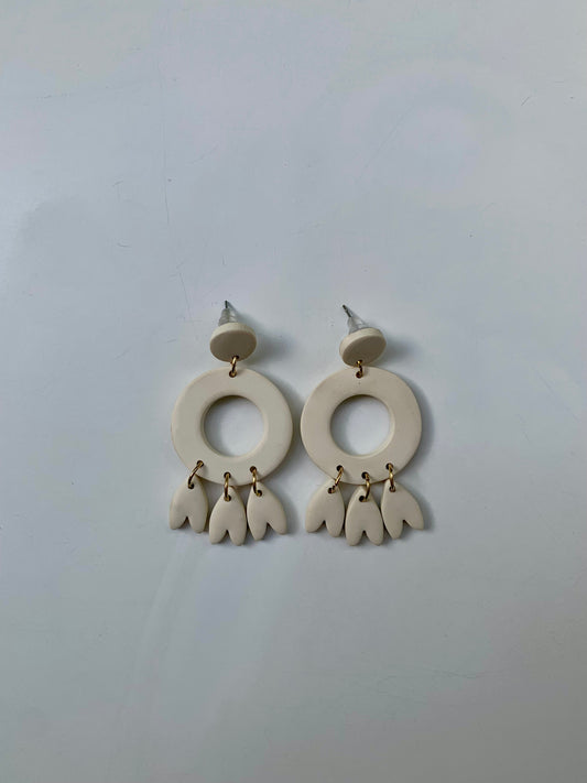Pendientes atrapasueños hueso de arcilla polimérica hechos a mano - Carine
