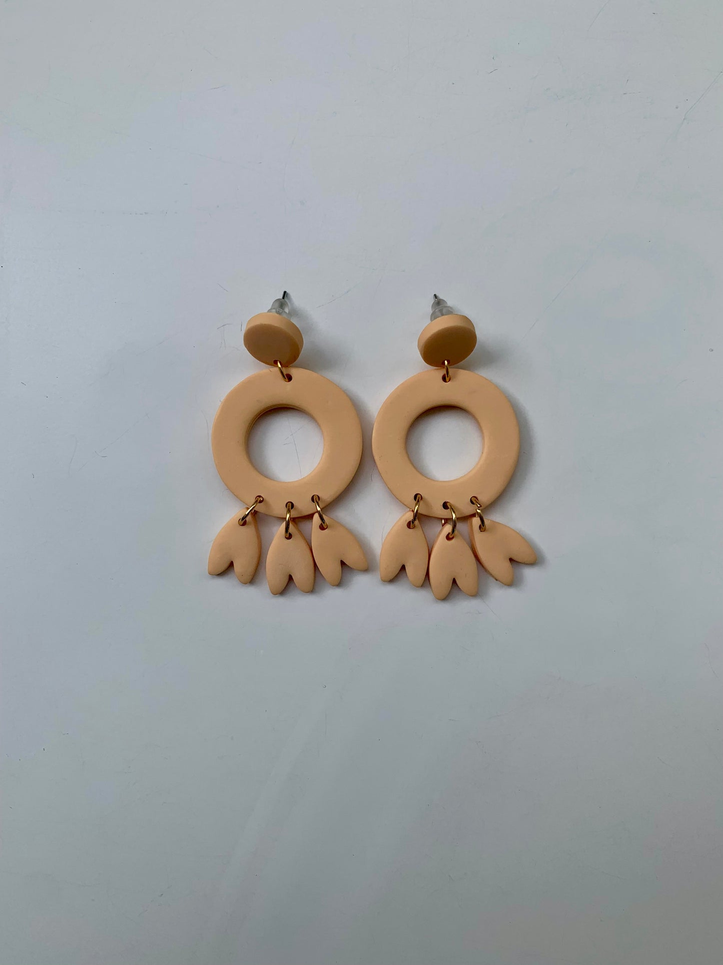Pendientes atrapasueños naranja de arcilla polimérica hechos a mano - Carine