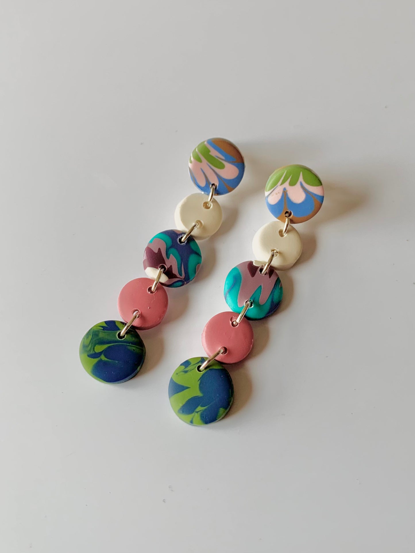 Celia flores rosas y multicolor