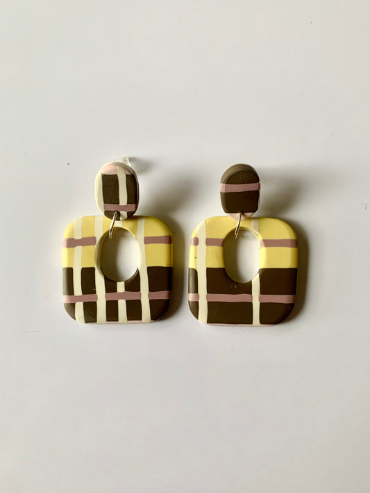 Dalia cuadros grandes marrones y amarillos